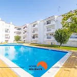 #112 Oura Pool & Nightlife Апартаменты *