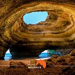 #112 Oura Pool & Nightlife Албуфейра