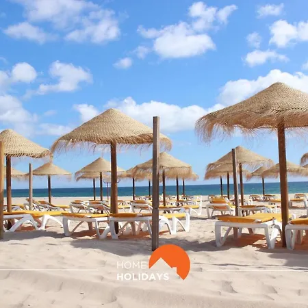 #112 Oura Pool & Nightlife Appartement